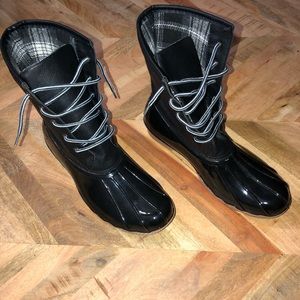 Black duck boots